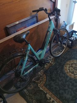 Hyper City Peddle Assist E-Bike