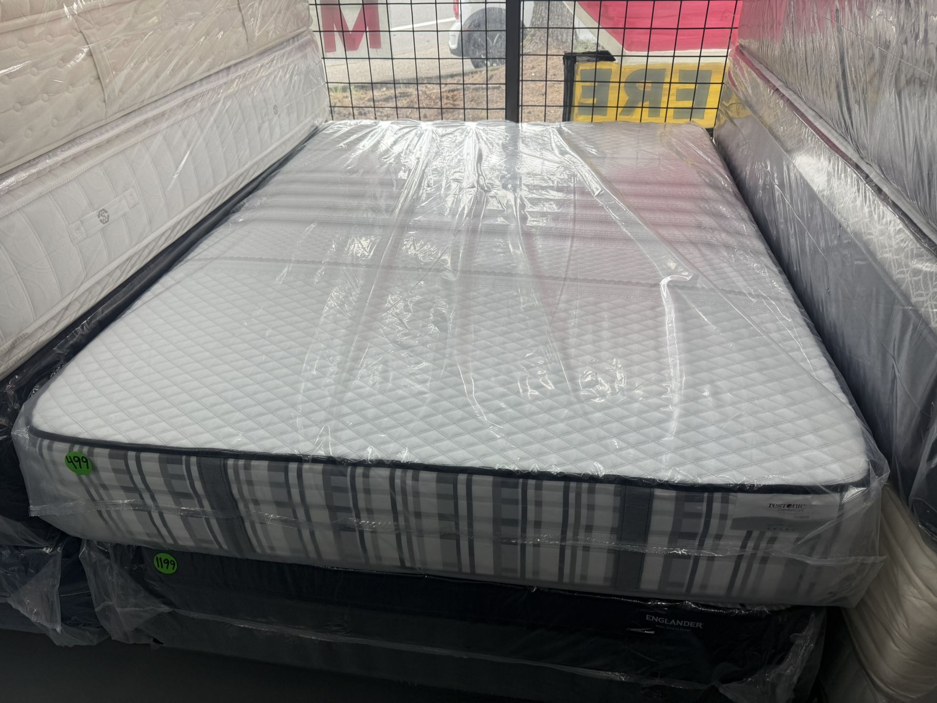 QUEEN SIZE MATTRESS & BOX SPRING BED SET