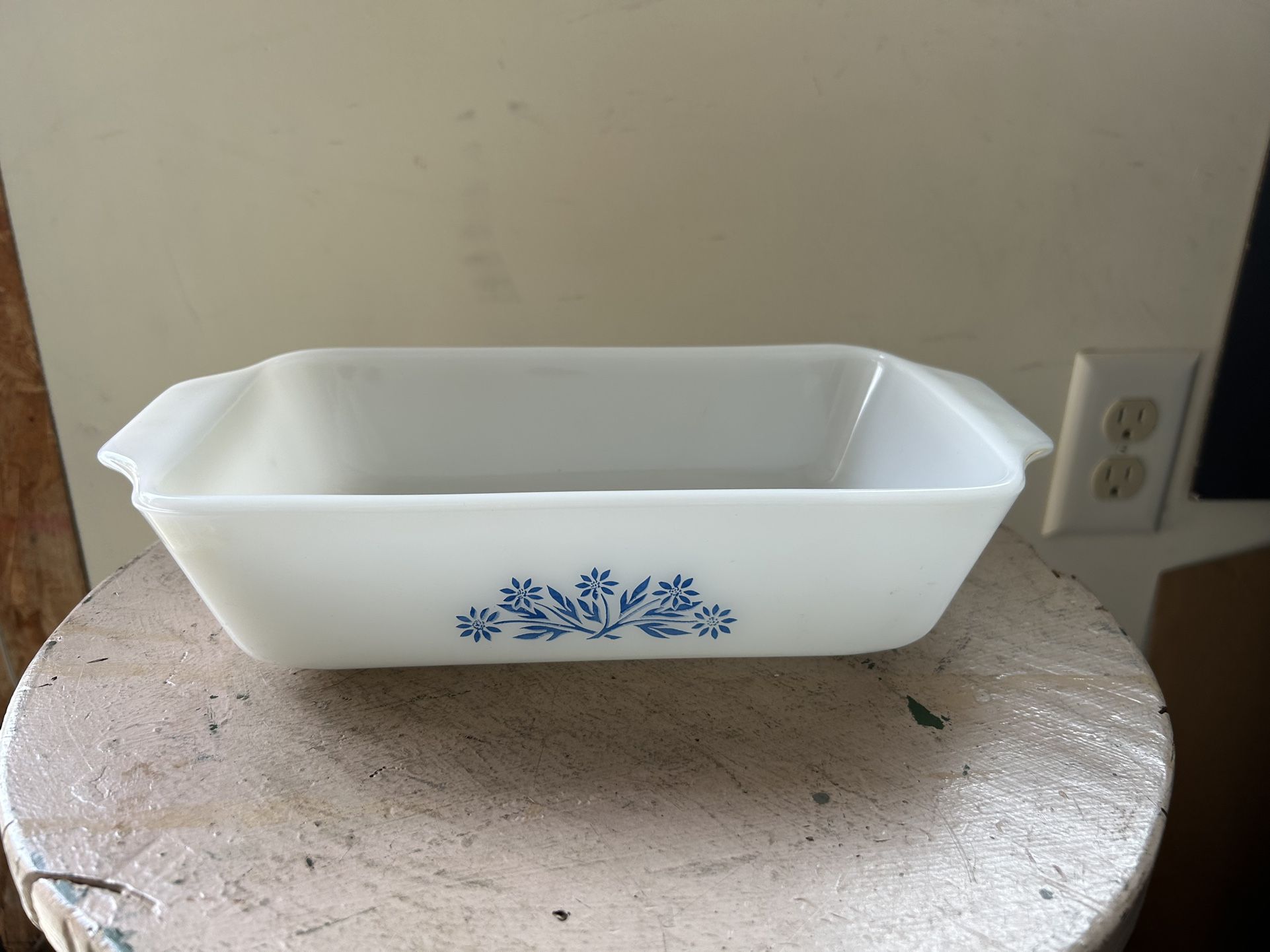 CORNING WARE VINTAGE CASSEROLE DISH