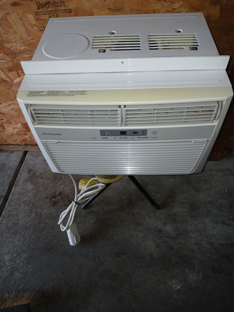 FRIGIDAIRE AIR CONDITIONER model# FFRA06L2S11
