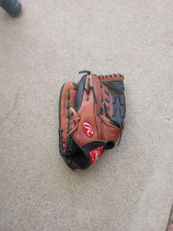 Rawlings Baseball Glove