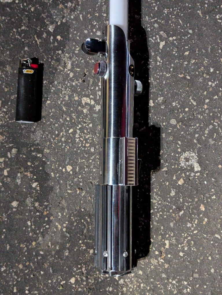 Star Wars Master Replicas Anakin Skywalker Force FX Light Saber 