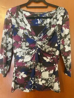 Size Small Floral Patterned Quarter Length Shirt 
