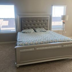 Bedframe ( California King Size)