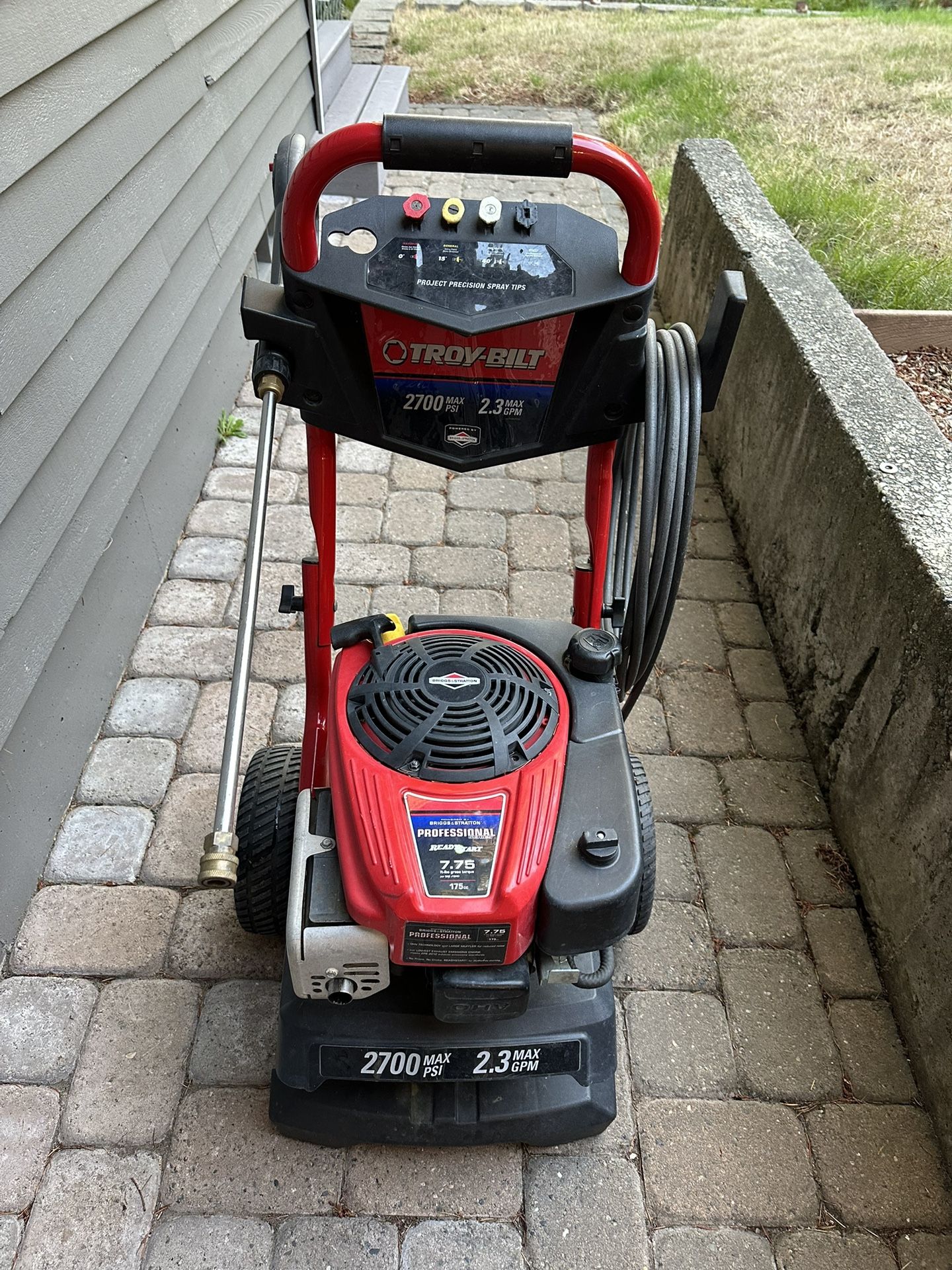 Troy Bilt Briggs and Stratton Professional Pressure Washer