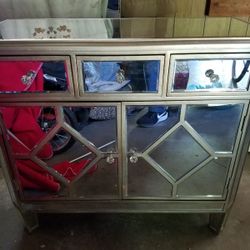 Mirrored Small Elegant Dresser 