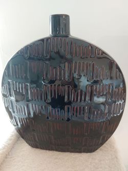 LG Moonflask Vase