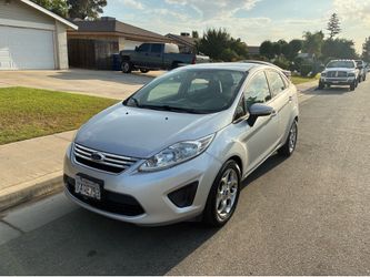 2012 Ford fiesta