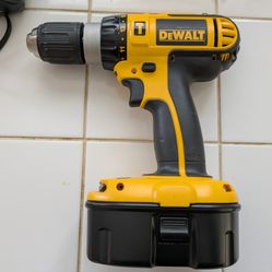 DeWalt 1/2" Drill with  brand new battery And Bits