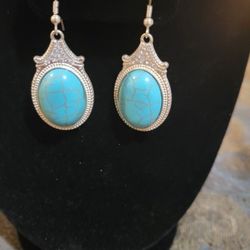 Turquoise Earrings And Necklace 
