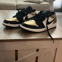 Never Worn: Air Jordan 1 Low Gold Toe- Size 11