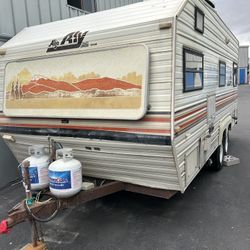 1989 Aljo Aly Travel Trailer 21’ 