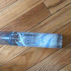 Frosted coconut fragrance spray