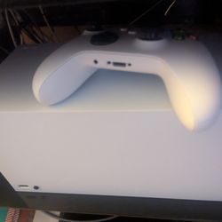 Xbox Series x White Digital With Extra Controller 