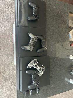 $225 for 3 Playstation 3s with 5 controllers