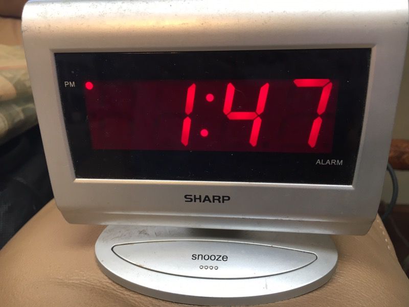 Electric Alarm clock - JUST REDUCED !! -