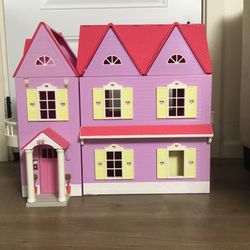 Barbie’s Dollhouse