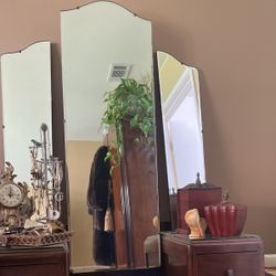 Antique Vanity. Dark Wood /3 Mirrors Or Use Just 1.