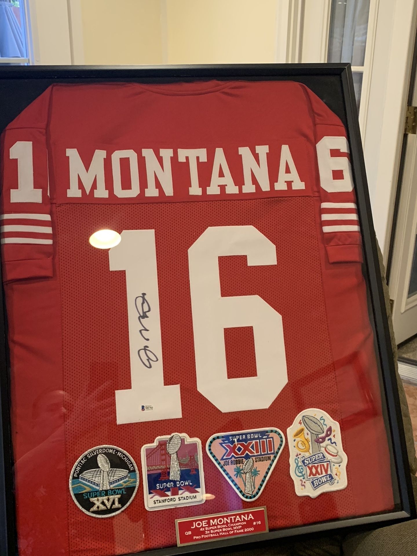 Joe Montana Signed And Framed 24x30 Jersey With 4 Super Bowl Patches San Francisco 49ers Beckett COA