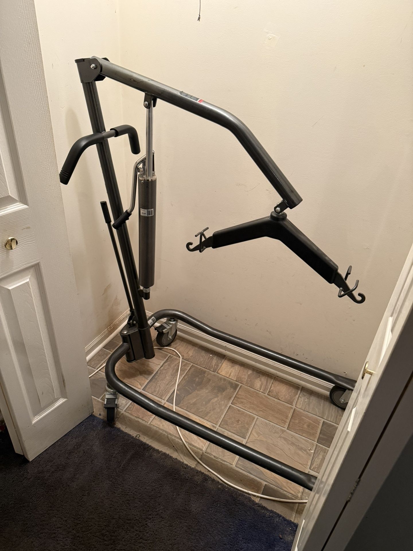 Drive Medical 13023SV Handicap Hydraulic Lift (450lb Hoyer Lift)