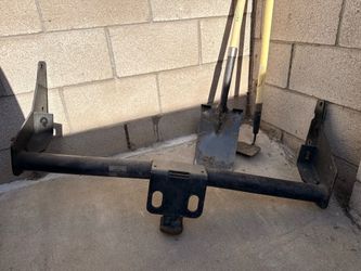 Toyota tacoma tow hitch