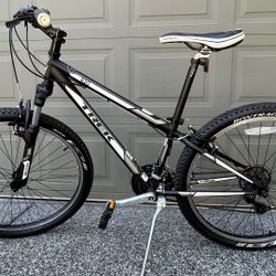Trek 820 Mountain Bike, 13" ( 33cm )