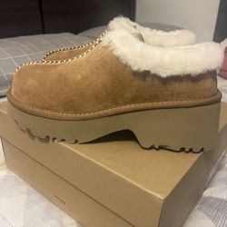UGG W NEW HEIGHTS COZY CLOG 