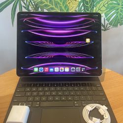 Unlocked iPad Pro 12.9’ M2 Chip 6th Gen ( 2022) Wi-Fi  1TB- Space Gray - No Keyboard Included