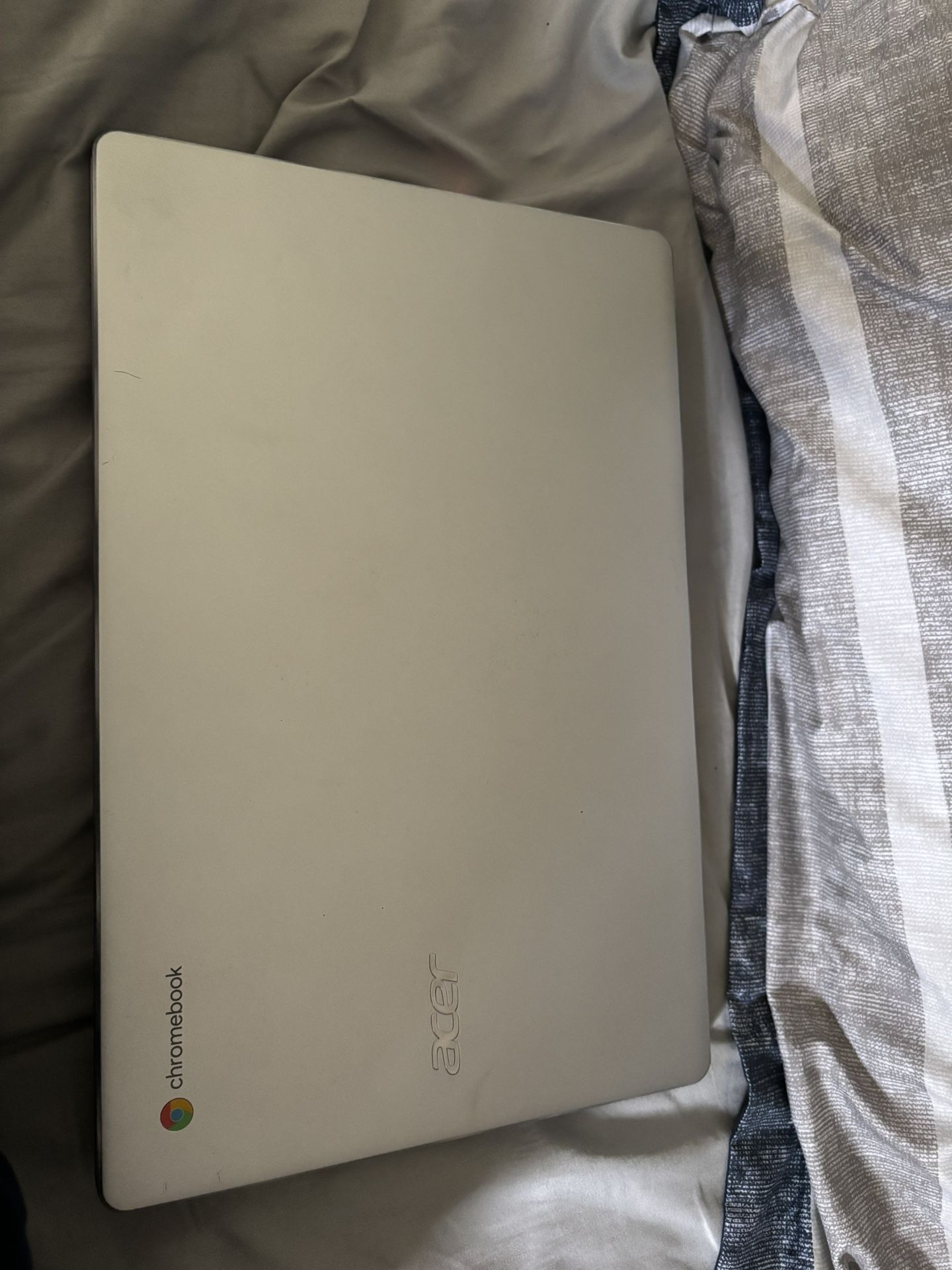 Acer Laptop (no Charger) Takes C Type !