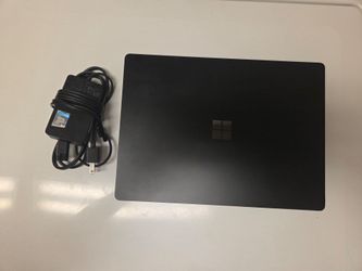 Microsoft Surface Laptop 13.5 inch 2k Touchscreen Intel i7 512 GB M.2 NVMe SSD 16 GB Ram Memory