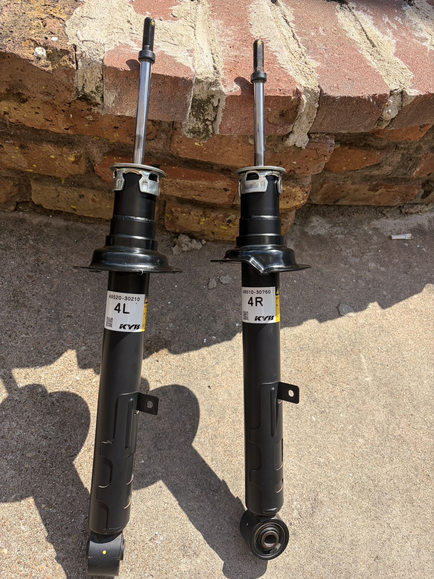 Lexus GS 350 RWD Front Shocks
