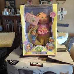 2007 Cabbage Patch Doll With Sister And Hair Glow In Dark