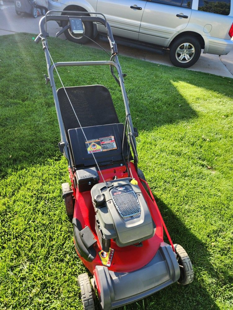 Snapper 6.5 HP 22-in 190cc Self-propelled Auto Drive Mower With Large Bag And Mulch Plug Plus Full Tune Up