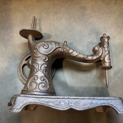 Decorative Vintage Cast Iron Sewing Machine 