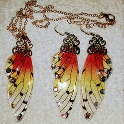 Beautiful MYSTICAL BUTTERFLY Wings Necklace And Earring set.