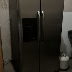 Frigiadaire Fridge