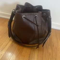 AUTHENIC LOUIS VUITTON Epi Petit Noe Moca shoulder bag