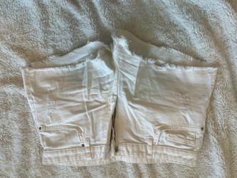 Woman’s Shorts White