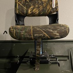 Boat chair with swivel mount