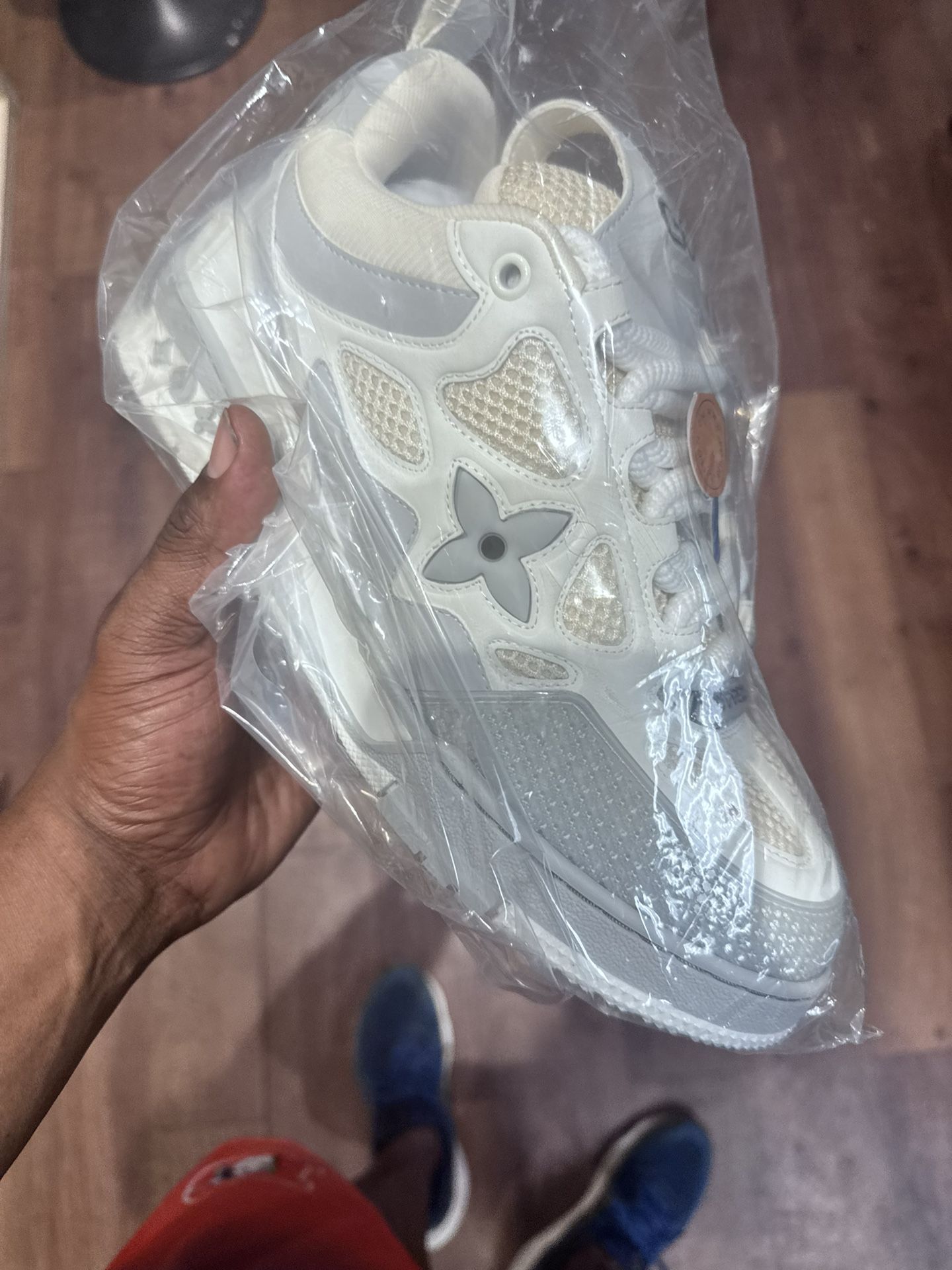 Lv