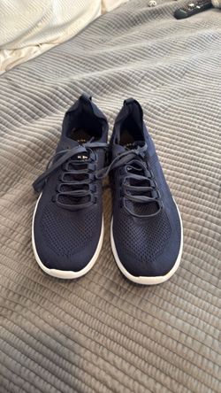 Women’s New APL Techloom Breeze Sneaker size 10