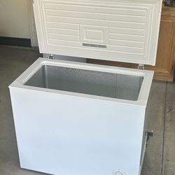 Frigidaire 7.2 Cu Ft Chest Freezer 