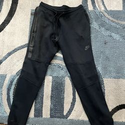 Nike  Tech Joggers 
