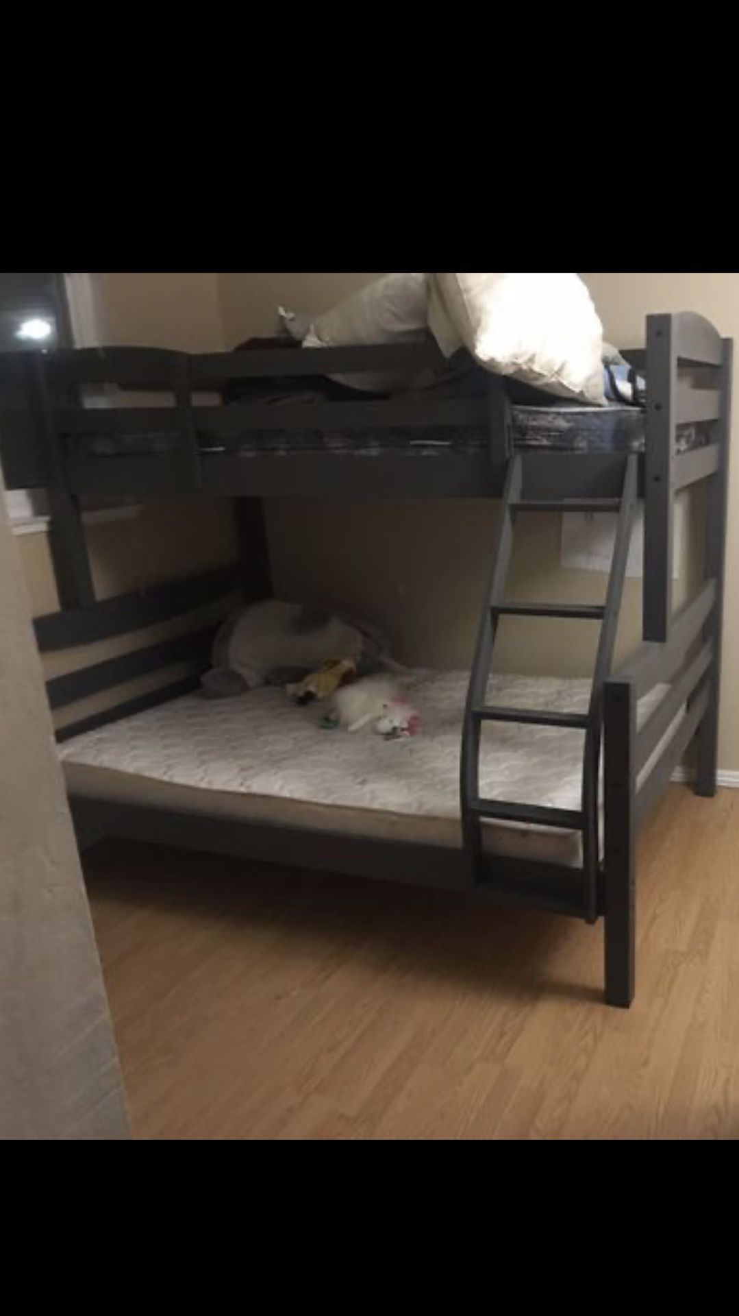Bunk bed twin over full