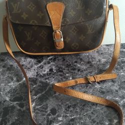 Vintage Crossbody Louis Vuitton