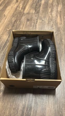 Girls UGG Rain Boots Size 3