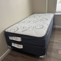 Twin Mattress And Box New 200$