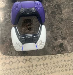 2 PS5 Controllers (Read description)