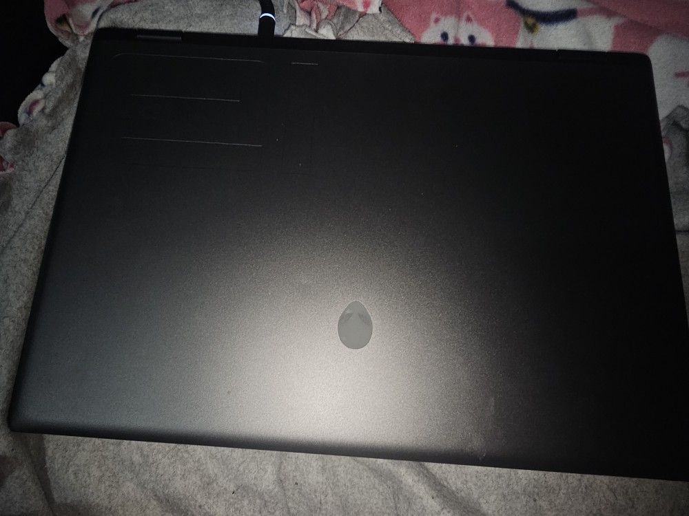 Alienware M16 R2 Gaming Laptop