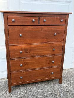 ikea hemnes 6 drawer dresser (DELIVERY AVAILABLE)
